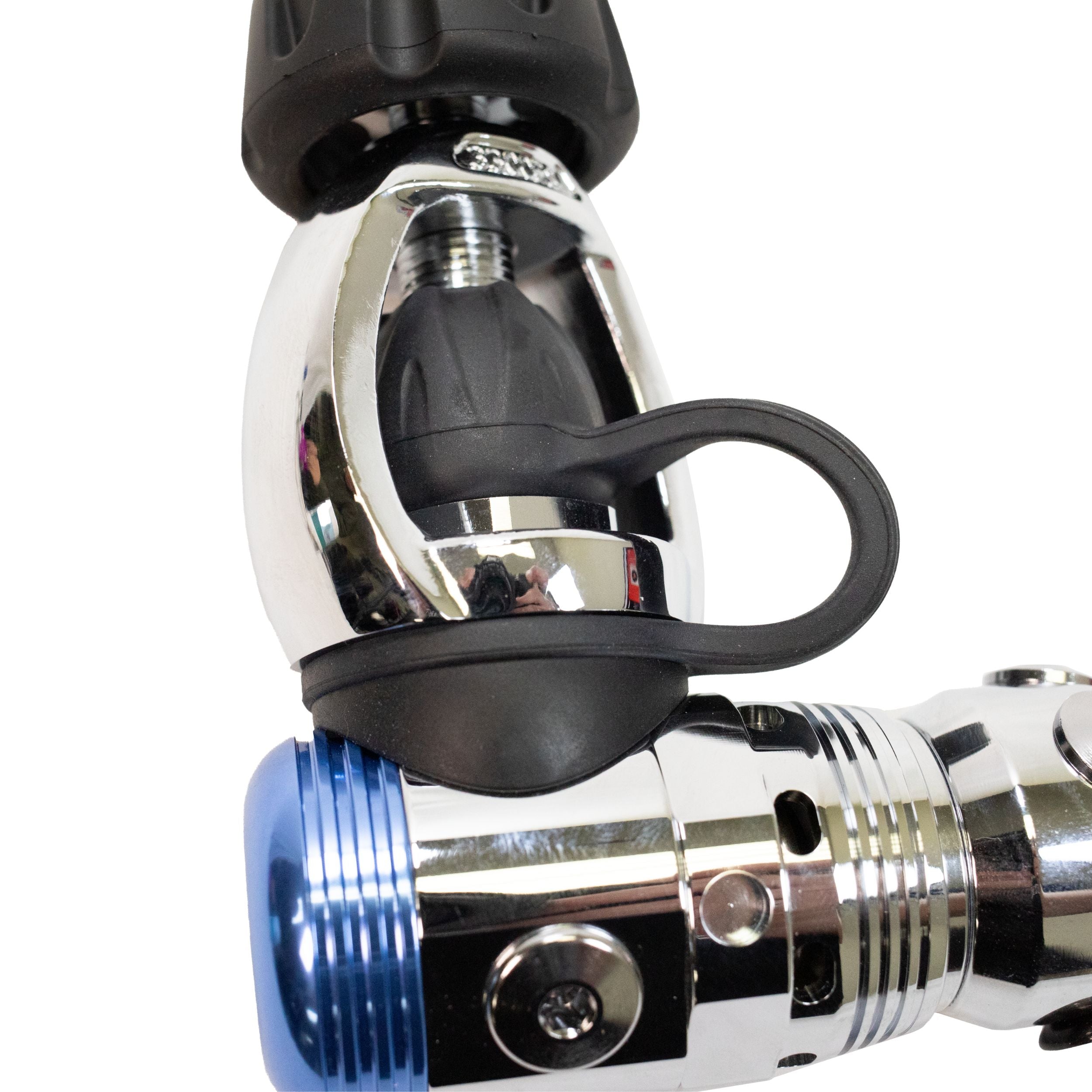 Yoke vs. DIN: Which Regulator Connection is Right for Your First Scuba Kit?